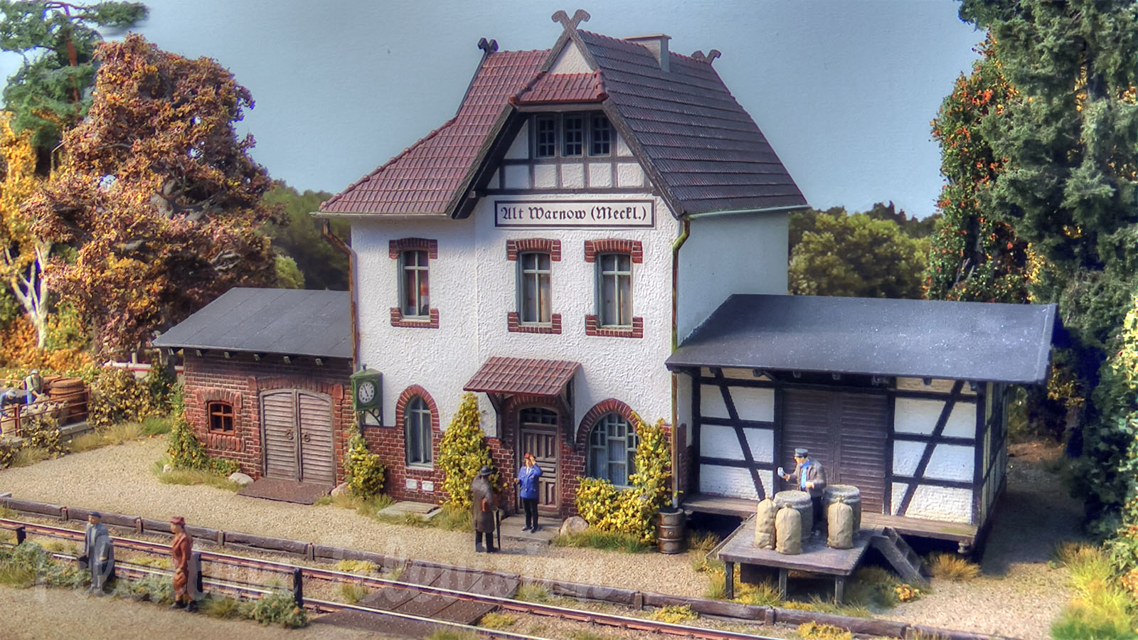 Bellissimo plastico ferroviario della Germania - Vecchie locomotive e treni a vapore