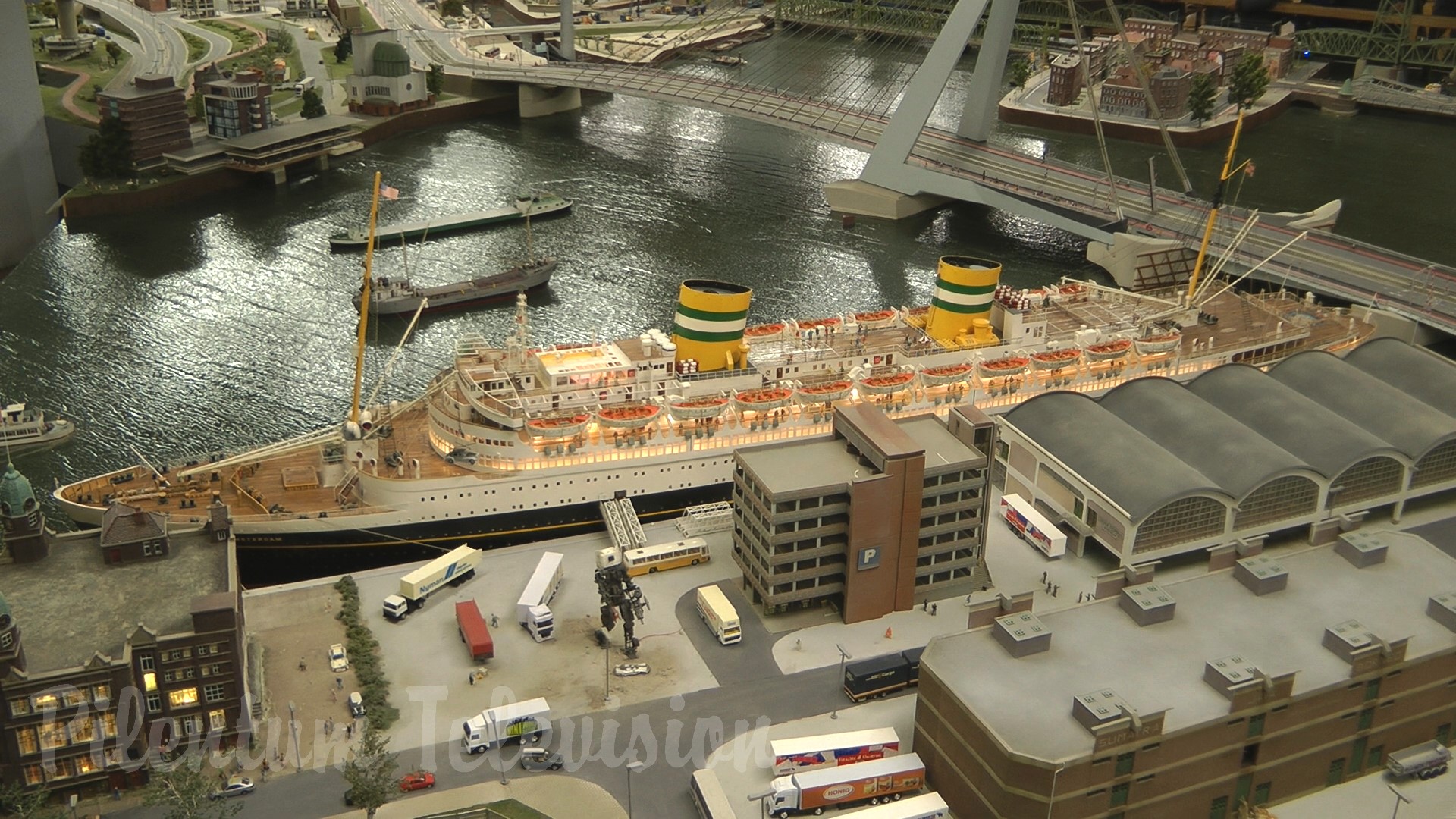 Il grande plastico bellissimo Miniworld Rotterdam in scala H0 con treni olandesi