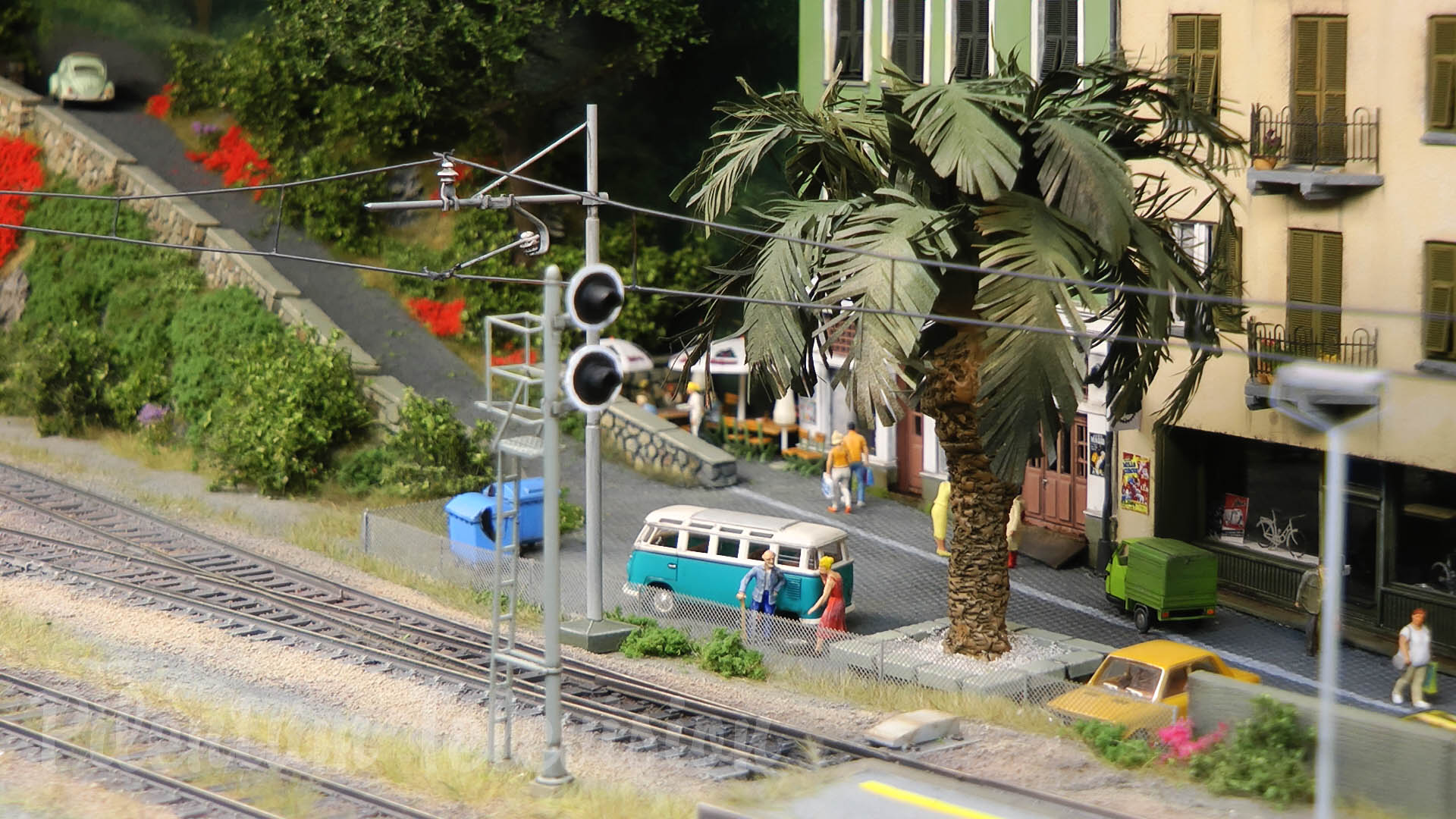 Treni in transito - Il plastico ferroviario Giacomo con trenini elettrici di ACME e Rivarossi da Maurice Kleverwal